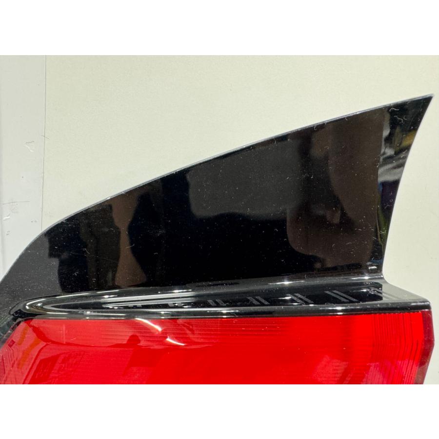 良品】プリウス60 MXWH60 純正テールライト 左 KOITO 47-131/刻印HL