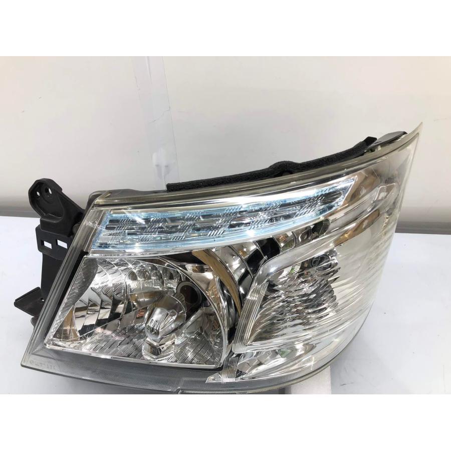 ニッサン キャラバン E26 前期 純正 ヘッドランプ 右 ハロゲン ICHIKOH VALEO H021（Z20-97ｍ） ニッサン キャラバン NV350 E26 前期 純正 ヘッドランプ 左 HID