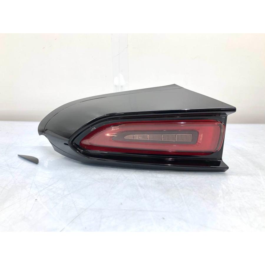 トヨタ クラウンスポーツ AZSH36W/AZSH37W 純正 テールランプ 左 LED