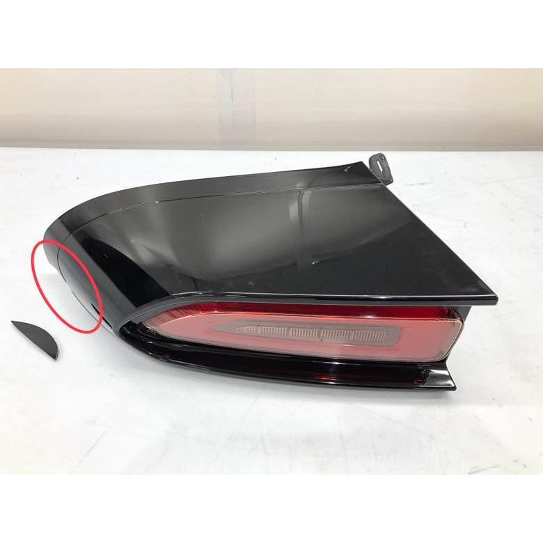 トヨタ クラウンスポーツ AZSH36W/AZSH37W 純正 テールランプ 左 LED