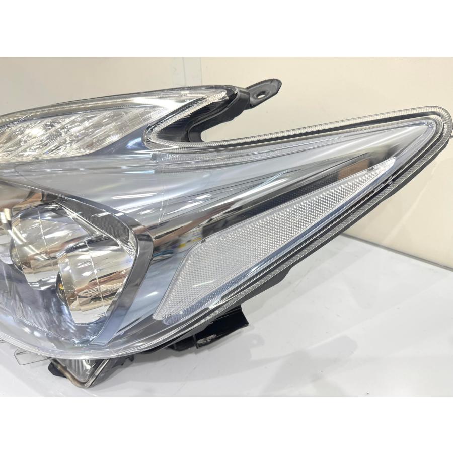 プリウス30 ZVW30 前期 純正LEDヘッドライト 左 KOITO 52-280/刻印ニ
