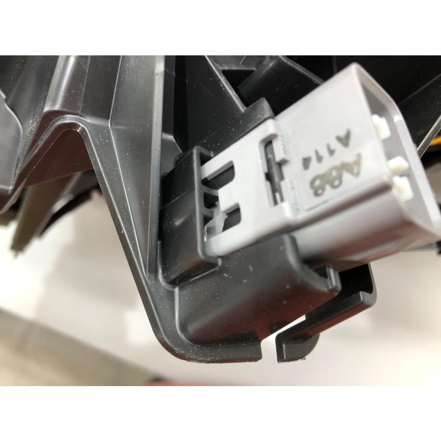 ♪レンズ綺麗♪ノア ZWR90W 90系 純正 ヘッドランプ 右 LED ICHIKOH V1