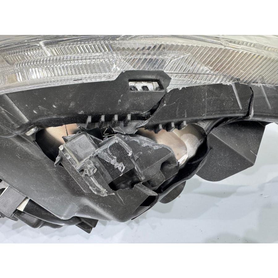 ノア ZRR80W 後期 純正LEDヘッドライト 左 ICHIKOH 28-239/刻印A （Z25