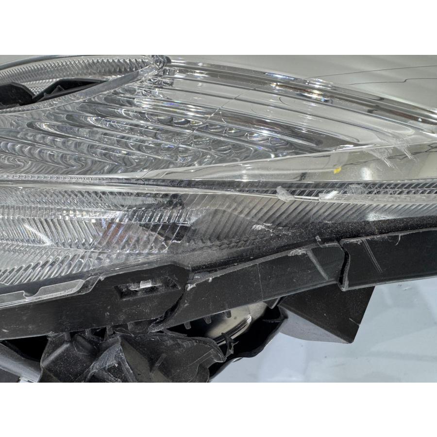 ノア ZRR80W 後期 純正LEDヘッドライト 左 ICHIKOH 28-239/刻印A （Z25