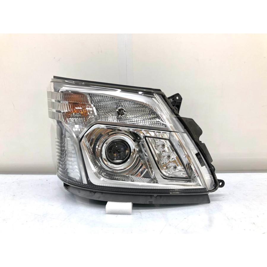 ♪小傷♪ダイナ XZU700 純正 ヘッドランプ 右 LED 24V 81110-37780