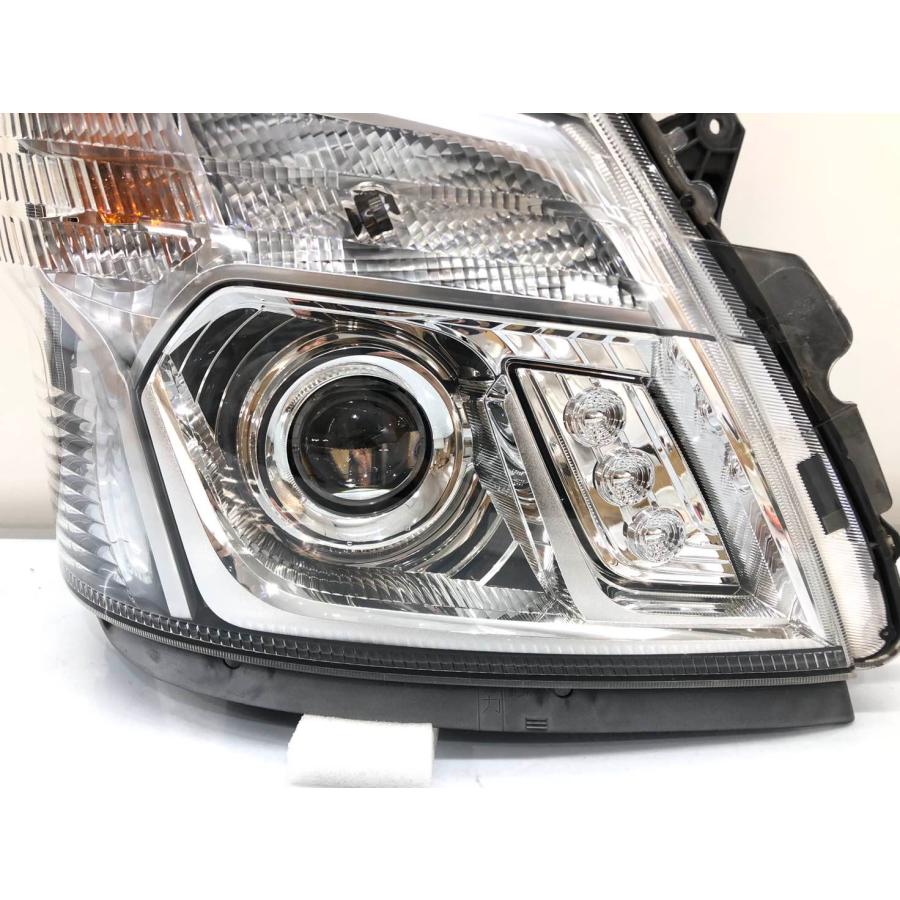 ♪小傷♪ダイナ XZU700 純正 ヘッドランプ 右 LED 24V 81110-37780