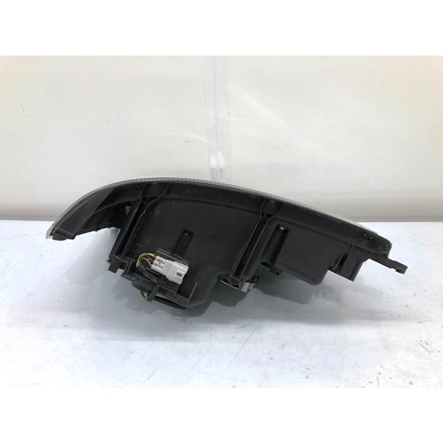 ♪小傷♪ダイナ XZU700 純正 ヘッドランプ 右 LED 24V 81110-37780