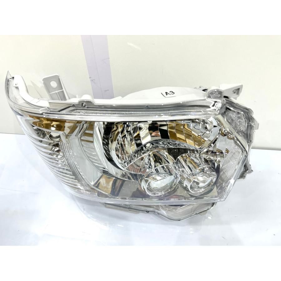 ハイエース純正LEDヘッドライト右側ジャンク　Koito26-137 新品・未使用】200系 ハイエース ダークプライム 4型〜7型 純正LED