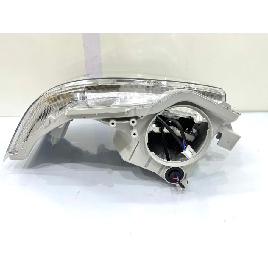 200系トヨタ ハイエース ヘッドライト 左右セット KOITO 26-129 新品・未使用】200系 ハイエース ダークプライム 4型〜7型 純正LED
