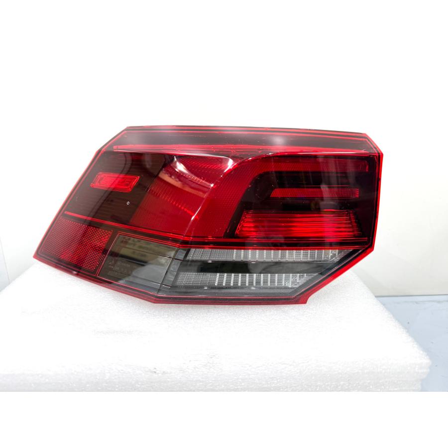 VWフォルクスワーゲン ゴルフ 5H 純正テールライト 左 5H0945095C