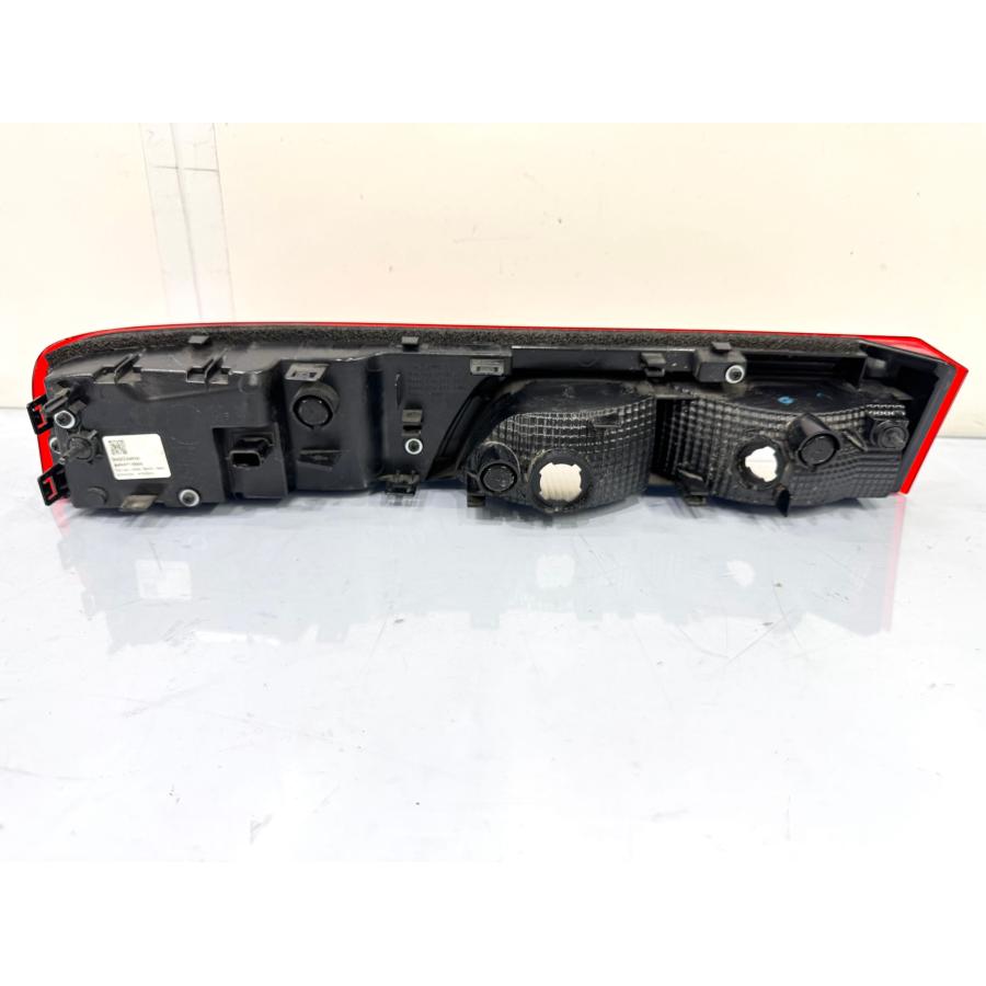 良品】エブリイ DA17W 純正テールライト 右 35603-64P00 （Z29-92