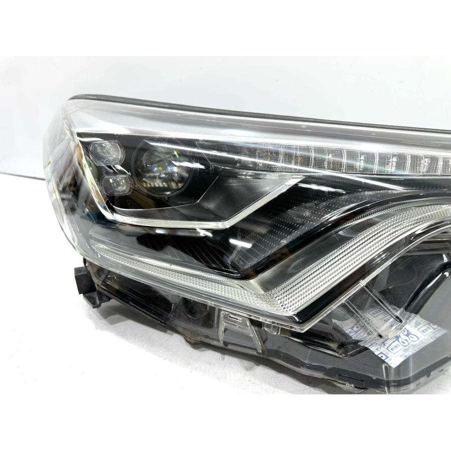 ☆良品☆ トヨタ C-HR ZYX10 NGX50 前期 純正 右 LED ヘッドライト