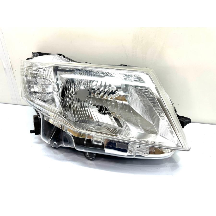 ルーミー　右ヘッドライト トヨタ ルーミー M900A/910A 純正 右 ハロゲンヘッドライト STANLEY