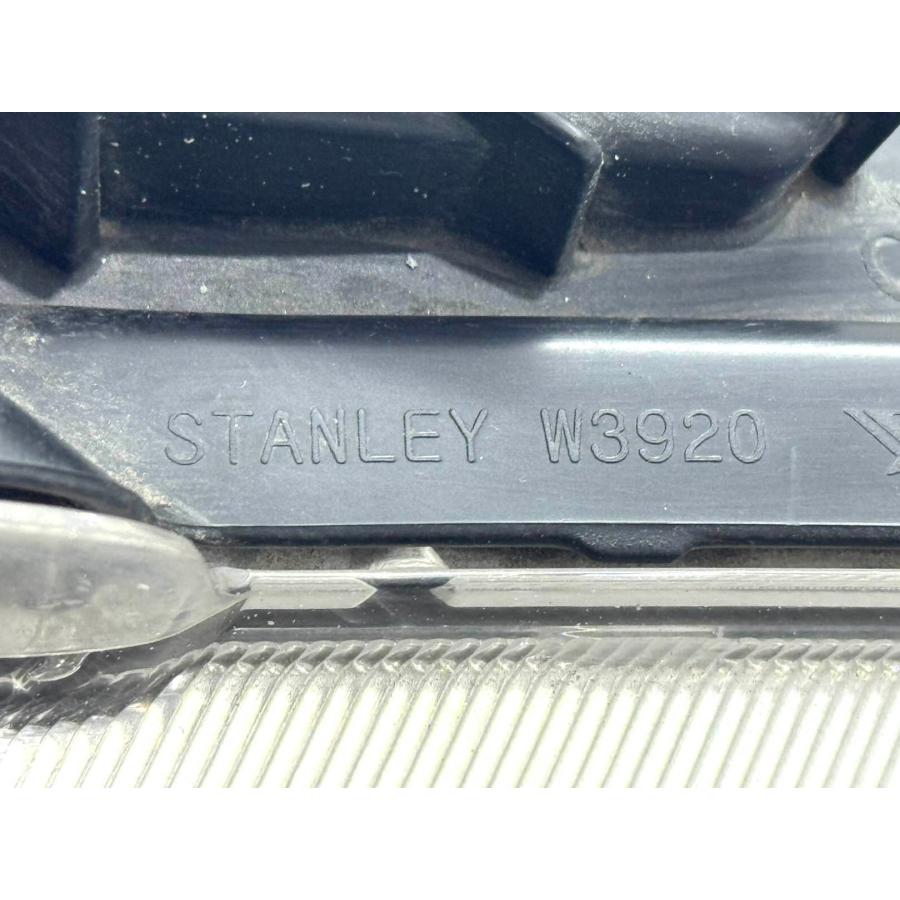 トヨタ ルーミー M900A/910A 純正 右 ハロゲンヘッドライト STANLEY
