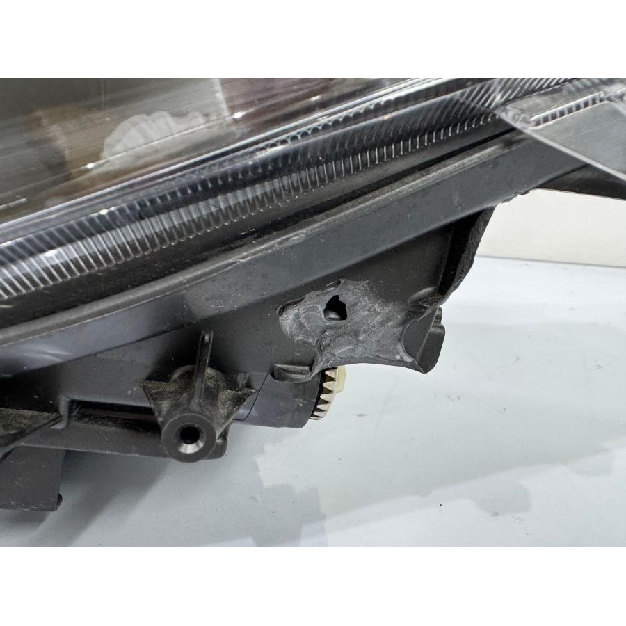 カローラ/カローラツーリング NRE210/ZWE212 純正LEDヘッドライト 左