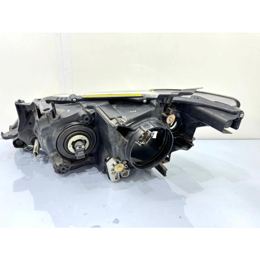 良品】カムリ AVV50 前期 純正HIDヘッドライト 右 KOITO 33-150/刻印4