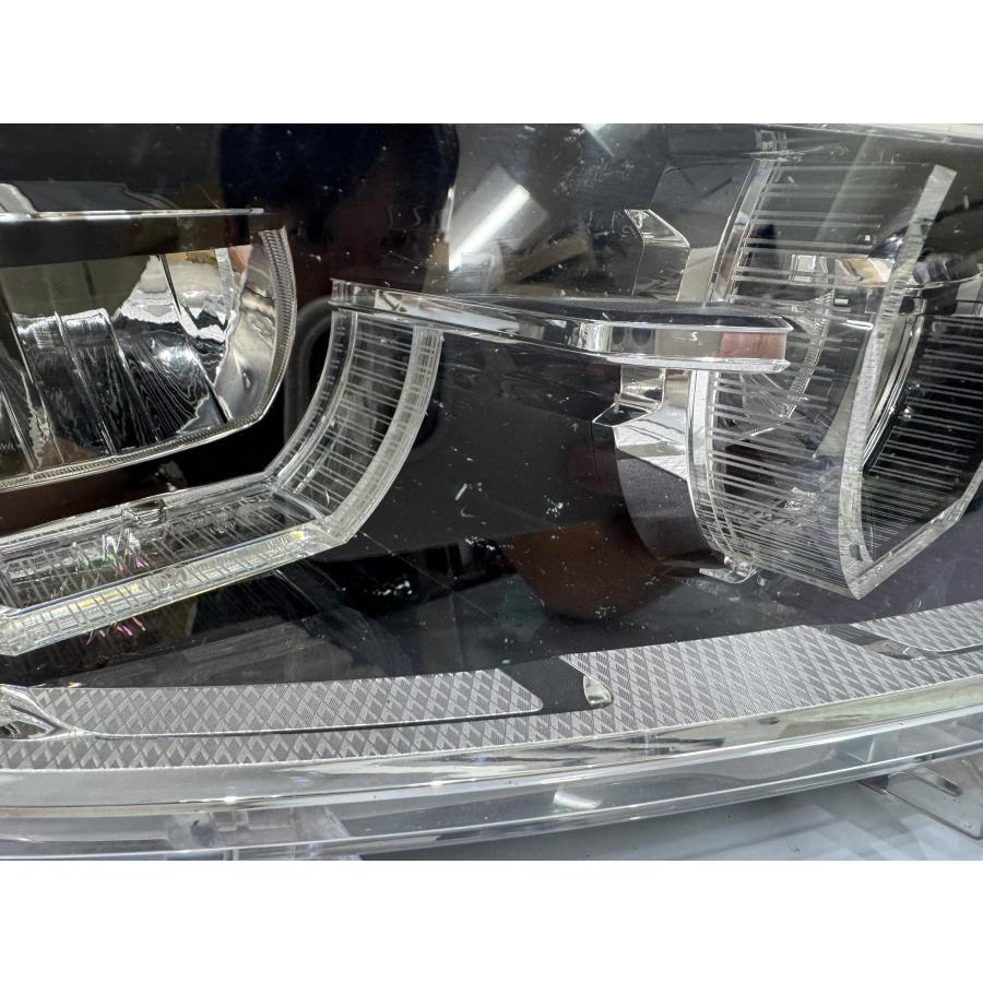 BMW 3シリーズ F30/F31 後期 純正LEDヘッドライト 右 7498948-01 (Z32