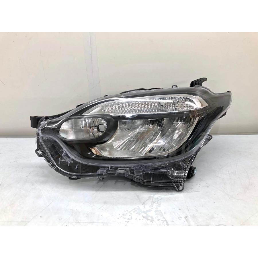 トヨタ シエンタ MXPC10G 純正 ヘッドランプ 左 LED KOITO52-339 刻印