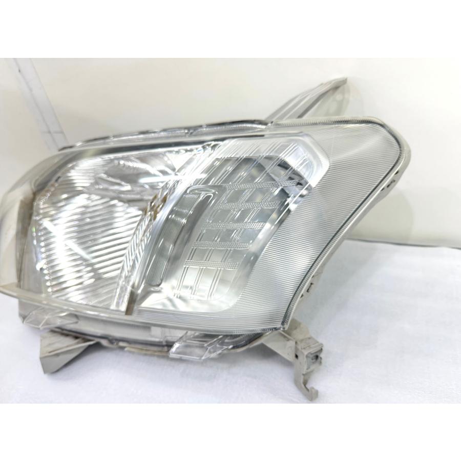 プロボックス/サクシード NCP160V 純正ハロゲンヘッドライト 左 KOITO