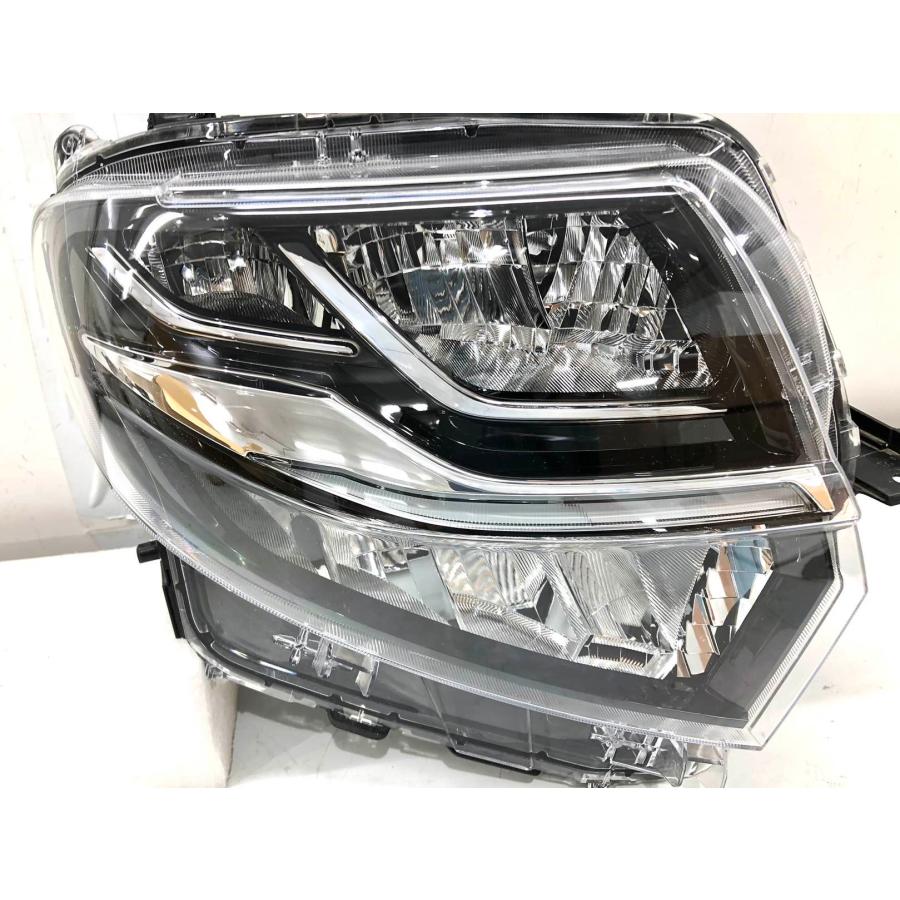 ダイハツ タントカスタム LA650S/LA660S 前期 純正 ヘッドランプ 右