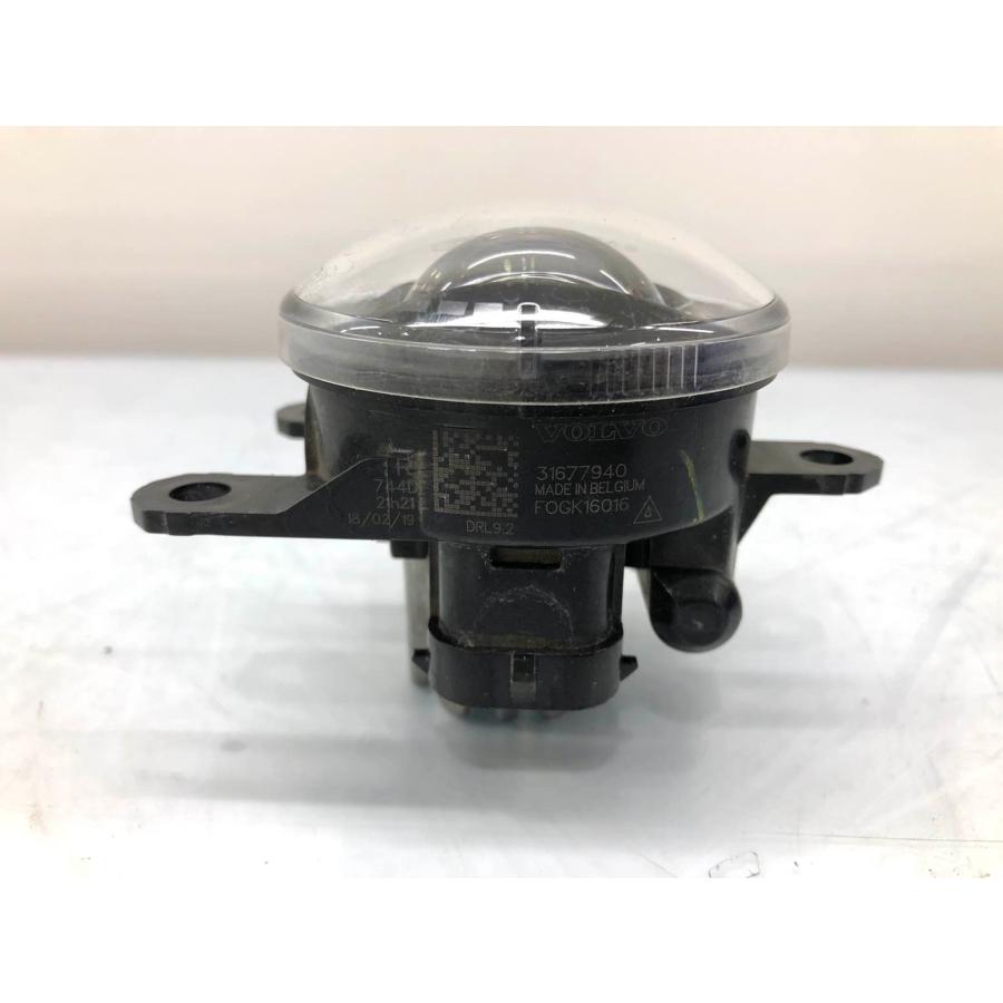 ボルボ S60/V60 2019-2024 純正 フォグランプ 右 31677940（Z34-76m