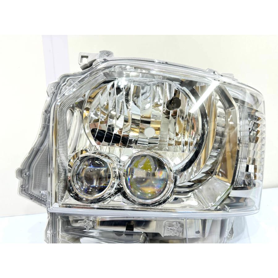 新品・未使用】200系 ハイエース ダークプライム 4型〜7型 純正LED