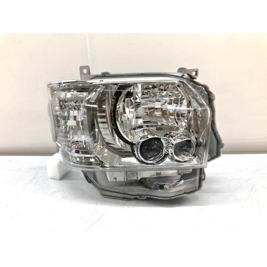 トヨタ ハイエース 200系 4型〜 ダークプライム 純正 ヘッドランプ 右