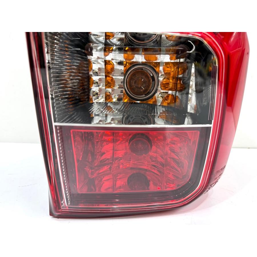 美品】ハイラックス GUN125 前期 純正テールライト左右セット KOITO 0K