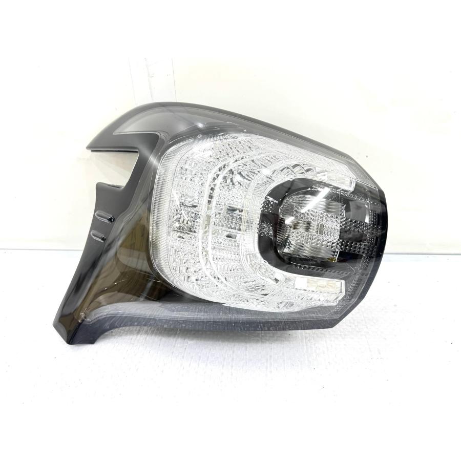 良品】シエンタ170 NSP170/NHP170 前期 純正テールライト 左 KOITO 52