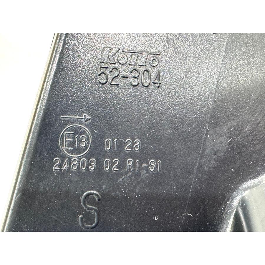 良品】ヴィッツ KSP130/NSP130 後期 純正テールライト 右 KOITO 52-304