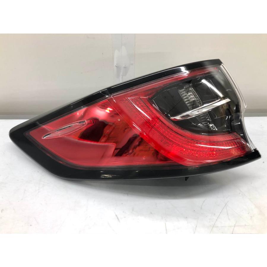 トヨタ カローラツーリング ZWE214W 純正 テールランプ 左 KOITO12-637