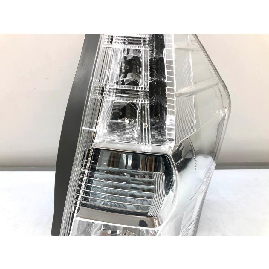 トヨタ プリウスα ZVW40 前期 純正 テールランプ 右 STANLEY47-46 刻印