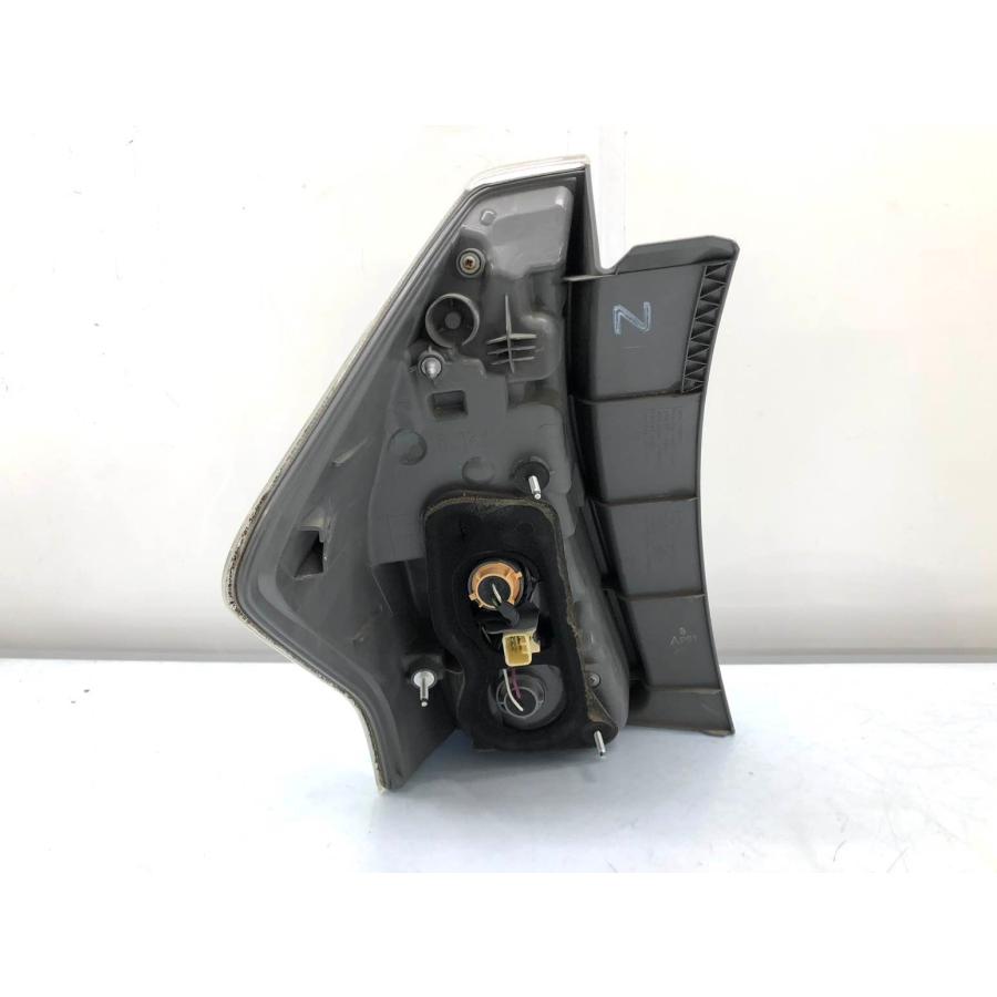 トヨタ プリウスα ZVW40 前期 純正 テールランプ 右 STANLEY47-46 刻印