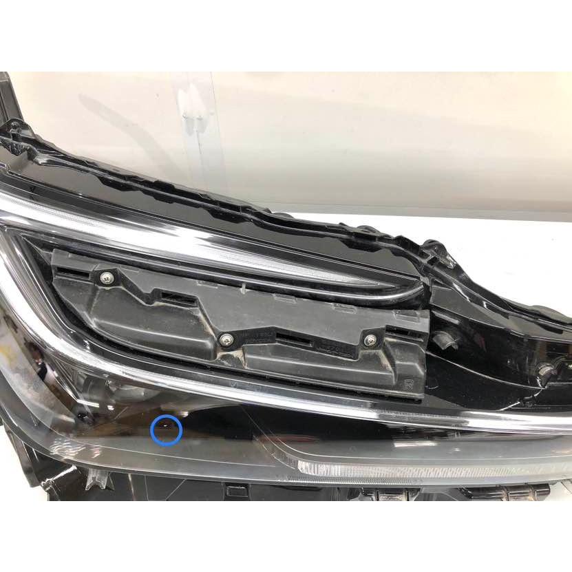 トヨタ プリウス Xグレード ZVW60/MXWH60 純正 ヘッドランプ 右 LED