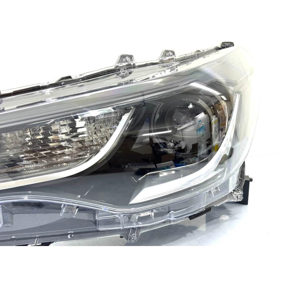 トヨタ カローラクロス ヘッドライト 片側のみ ☆美品☆ トヨタ カローラクロス G ZSG10 純正 左 LED ヘッドライト