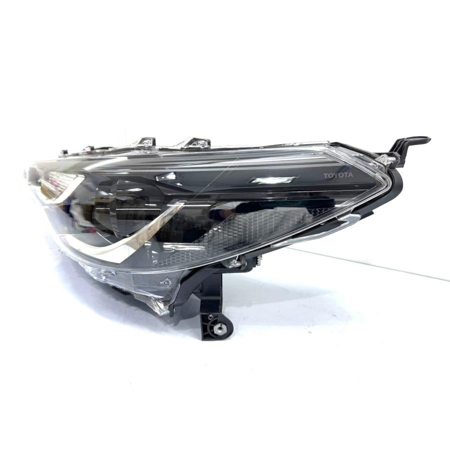 ☆美品☆ トヨタ カローラクロス G ZSG10 純正 左 LED ヘッドライト