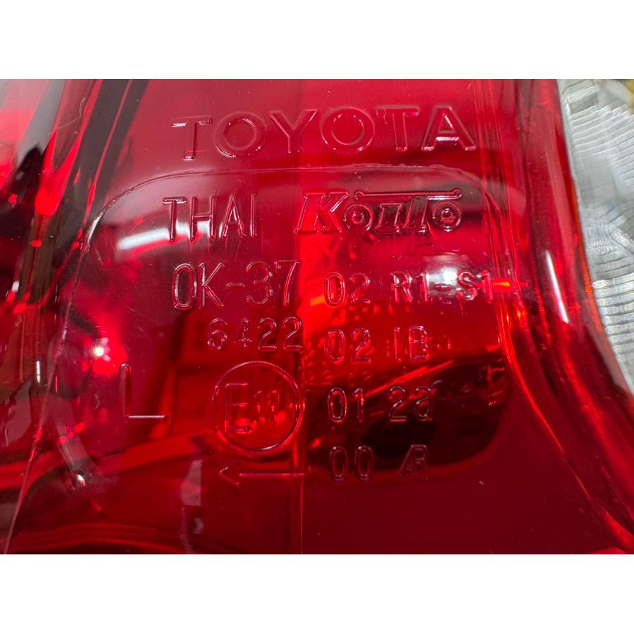 ハイラックス GUN125 前期 純正テールライト左右 KOITO 0K-37/0K-38