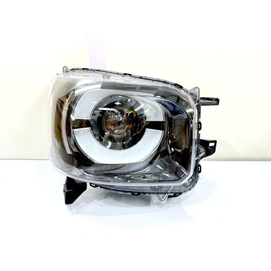ホンダ　N-BOXカスタム　JF5/6右側ヘッドライト N-BOX JF5/JF6 純正LEDヘッドライト 右 STANLEY W6705/刻印N/33100-32R