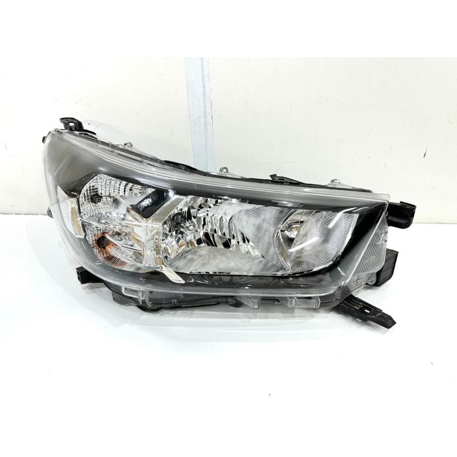 良品/破損無】ハイラックスス GUN125 後期 純正ハロゲンヘッドライト