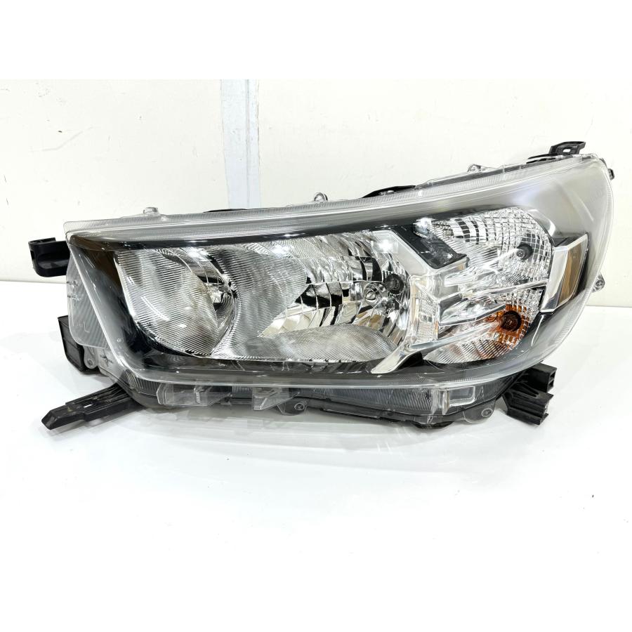 良品/破損無】ハイラックスス GUN125 後期 純正ハロゲンヘッドライト