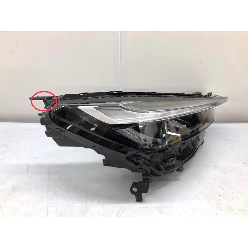 ヴェゼル　RV5 LEDヘッドライト STANLEY W5884 ホンダ ヴェゼル RV5/6 純正 右 LED ヘッドライト STANLEY W5884 刻印