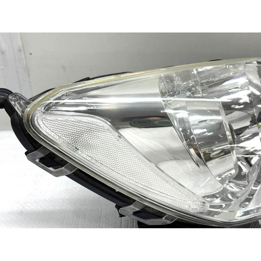 ☆良品☆ トヨタ アクア NHP10 前期 純正 右 ハロゲンヘッドライト