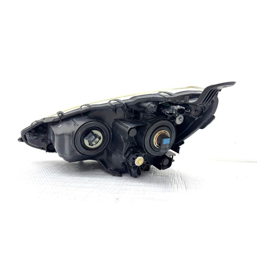 ☆良品☆ トヨタ アクア NHP10 前期 純正 右 ハロゲンヘッドライト