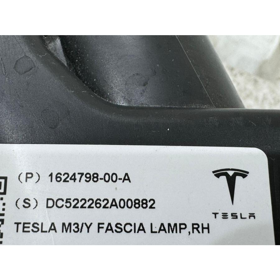 良品】テスラ モデル3 純正フォグランプ 右 1624798-00-A （Z4-1