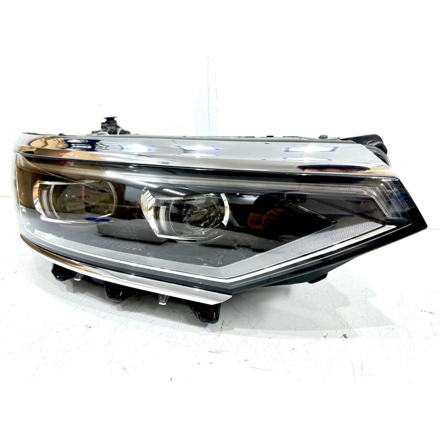 VW パサート 2012年モデル HIDヘッドライト 【右】 3AC 941 752  中古 VWフォルクスワーゲン パサート 3C系 後期 純正LEDヘッドライト 右
