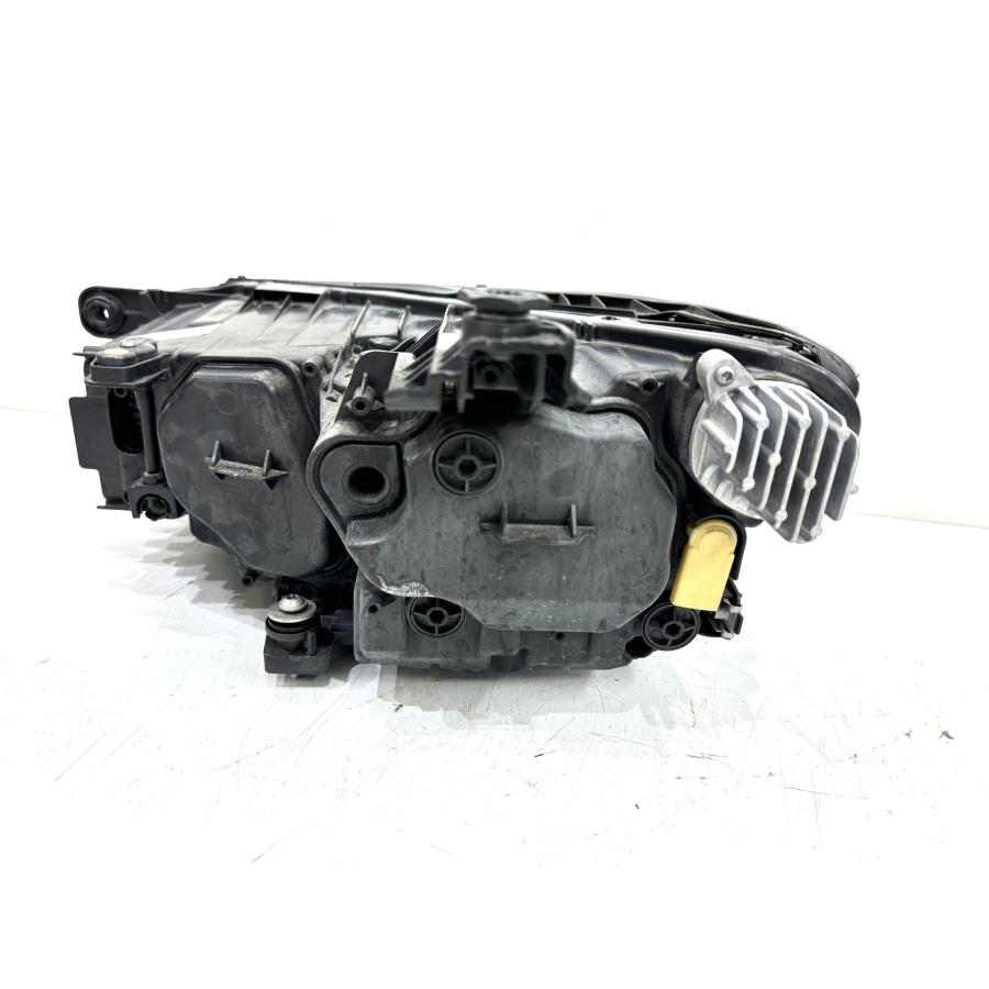 VWフォルクスワーゲン パサート 3C系 後期 純正LEDヘッドライト 右
