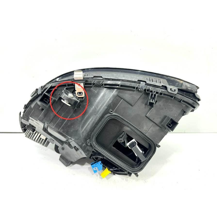 [極美品中古パーツ]メルセデスベンツ　w205 前期Cクラス　右ヘッドライト 2026年最新】Yahoo!オークション -ベンツ w205 ヘッドライトの中古品
