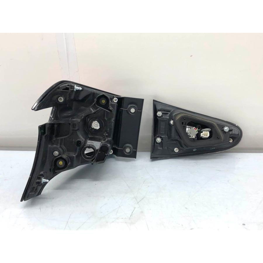 ♪小傷♪シエンタ NSP170G 後期 純正 テールランプ 右セット KOITO52