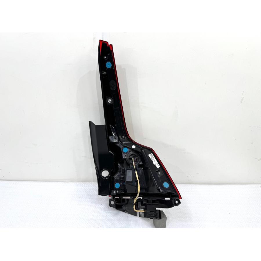 軽キズ】ボルボ V60 ZB 純正テールライト 左 32291358 （Z40-22） : Re