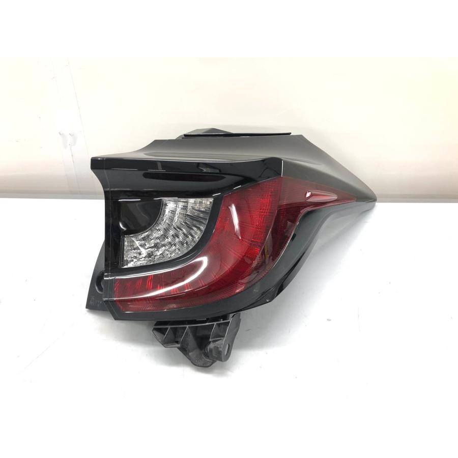 トヨタ ヤリス KSP210/MXPA10/MXPH10 純正 テールランプ 右 KOITO K0-9